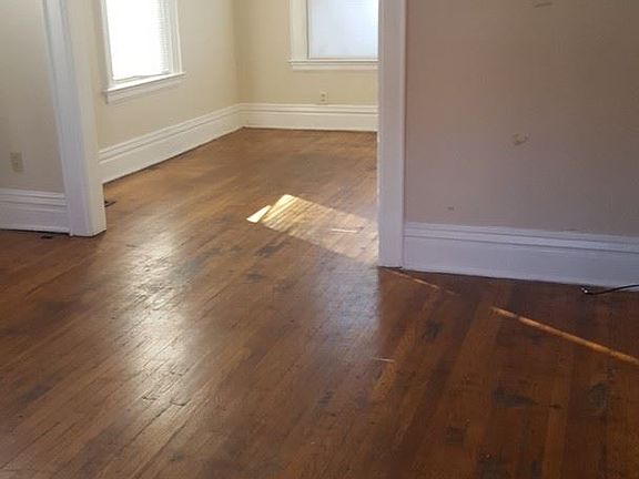 3rd image of 237 E 12th Ave