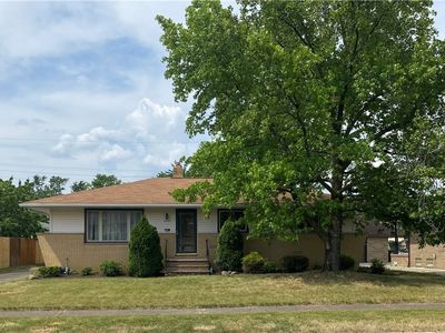 9460 Boundary Ln, Parma, OH, 44130