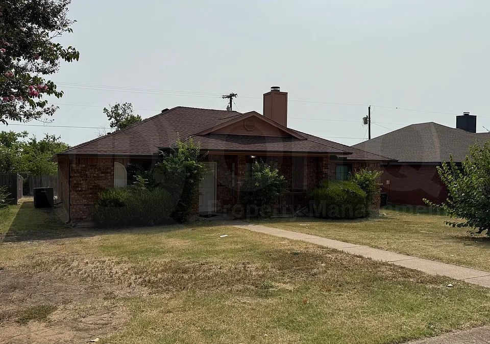 853 W Wintergreen Rd