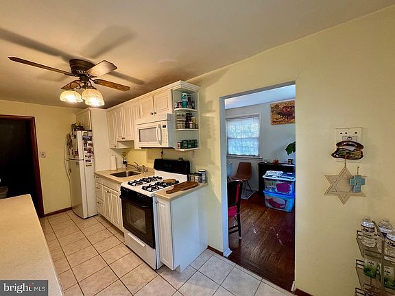 5th image of 236 Willard Dr