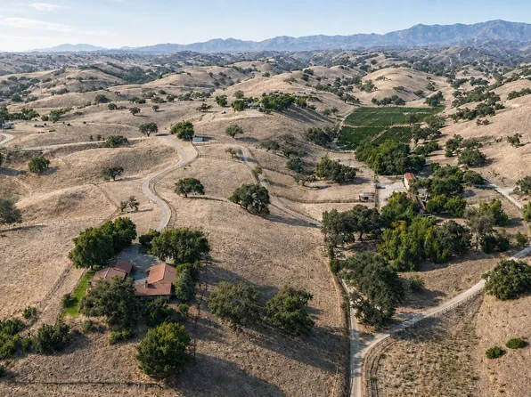 3110 Acampo Rd, Los Olivos, CA 93441