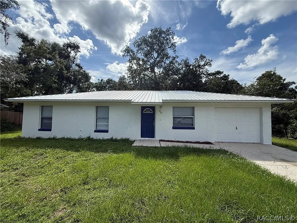 927 Russell Ave
