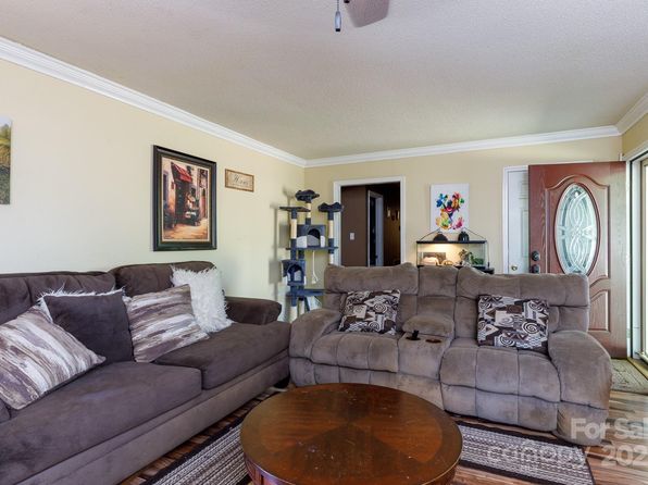 3842 Harmony Rd, Catawba, SC 29704