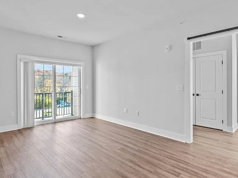 HH Bath View Apartments — Photo 17