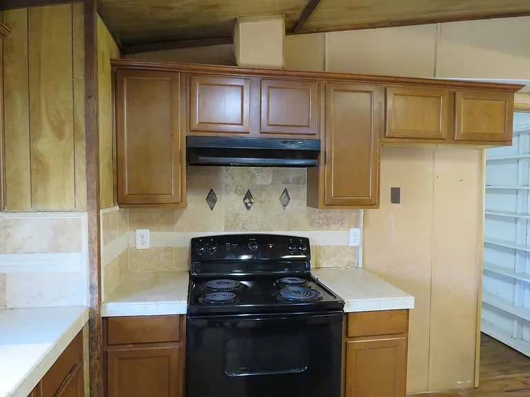 109 King Rd — Photo 23