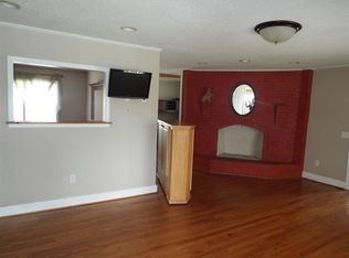 1526 W Main St, Central, SC 29630