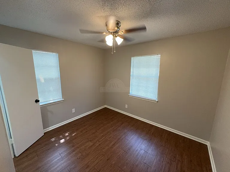 1205 Kathey Dr — Photo 12