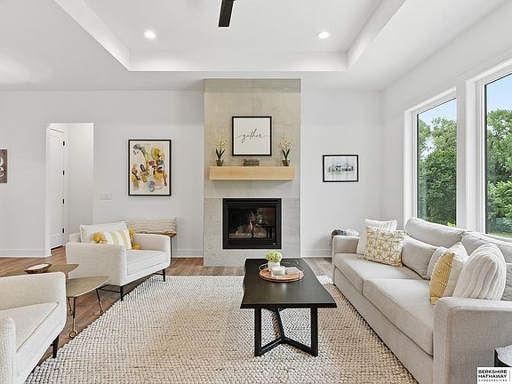 5th image of 21529 B St
