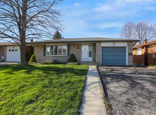1506 Queens Blvd, Kitchener, ON N2M 1E4