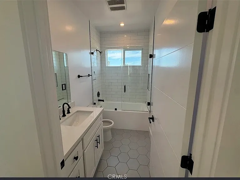 5921 Dauphin St #3 — Photo 10