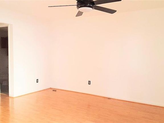 4th image of 1462 Ventura Way
