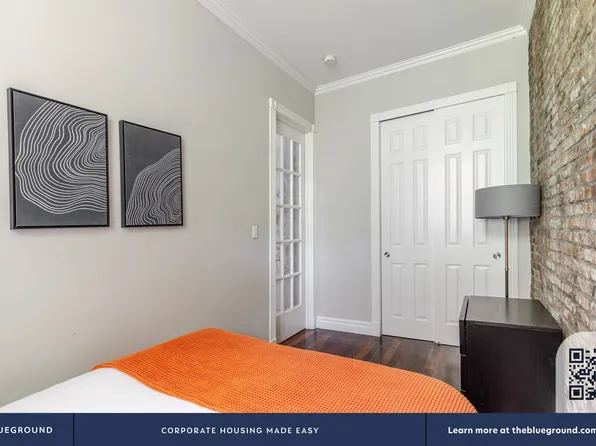 562 Hudson Street image 10 of 18