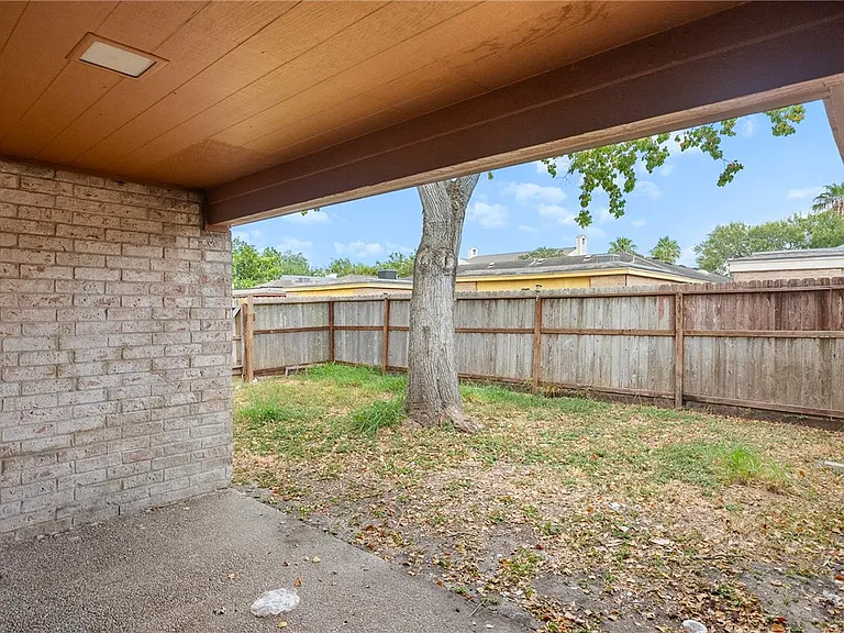 5009 Wingfoot Ln #B — Photo 21