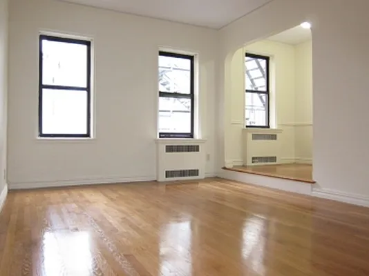 Rented by MNS | media 42