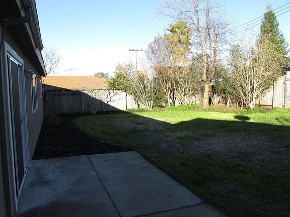 3rd image of 9340 Castlemont Cir