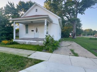 411 E Main Cross St, Taylorville, IL 62568