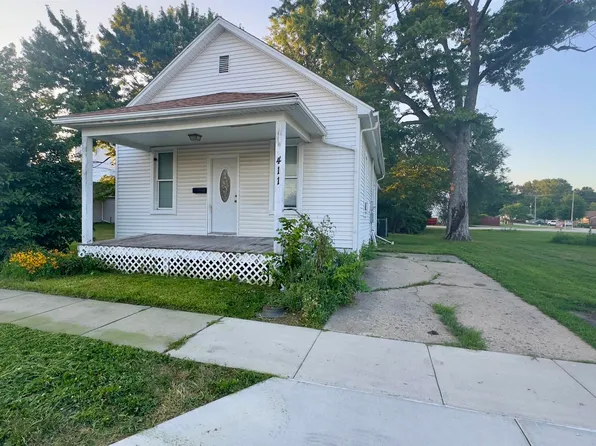 411 E Main Cross St, Taylorville, IL 62568