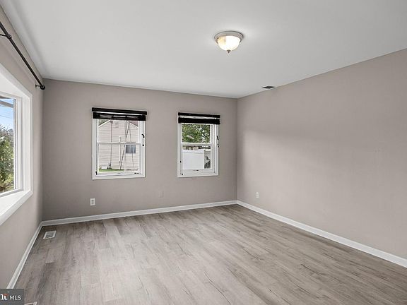 3rd image of 91 Baker Blvd