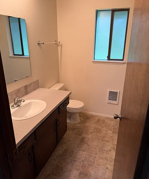 18706 Old Highway 99 SW #18708-A — Photo 5