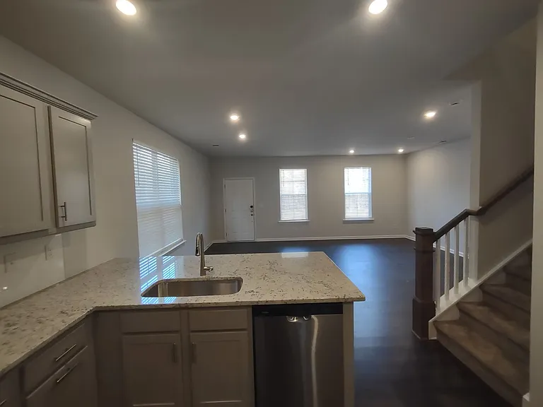 7824 Nelson Rd — Photo 3