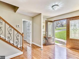 2705 Valestra Cir, Oakton, VA 22124