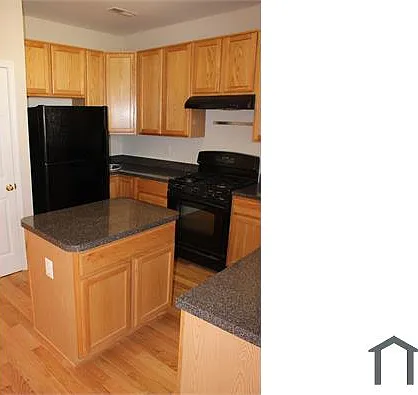 906 E Lombard St — Photo 29