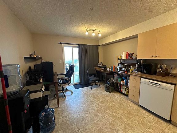 3rd image of 204 NE 17th St E #306