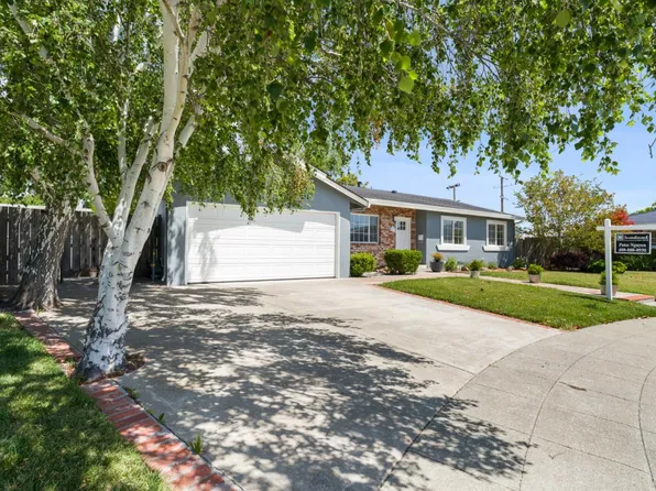 8633 Briarwood Ln, Dublin, CA 94568