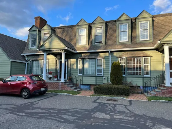 20 Duke Of Gloucester, Manhasset, NY 11030