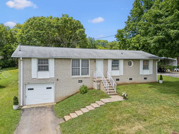 302 Bonnaspring Dr, Hermitage, TN 37076
