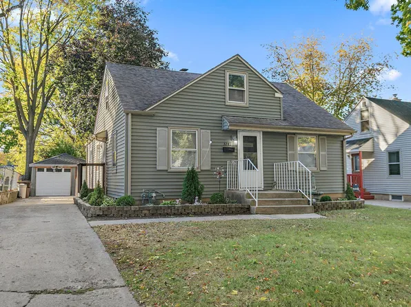 3243 Carolina Ave, Rockford, IL 61108