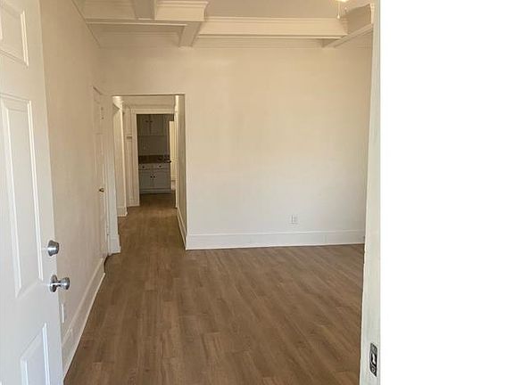4th image of 4256 S Grand Ave #4256