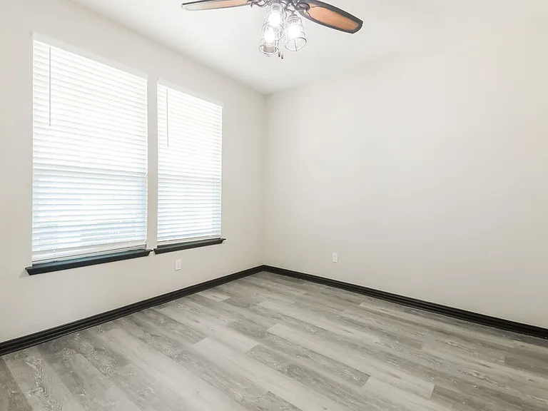 9136 Benevolent Ct — Photo 14