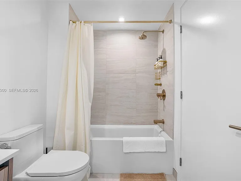 77 SE 5th St #3305 — Photo 10