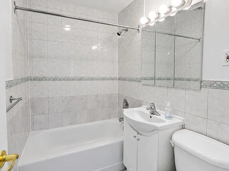 4 Sherbourne St N #302 — Photo 8