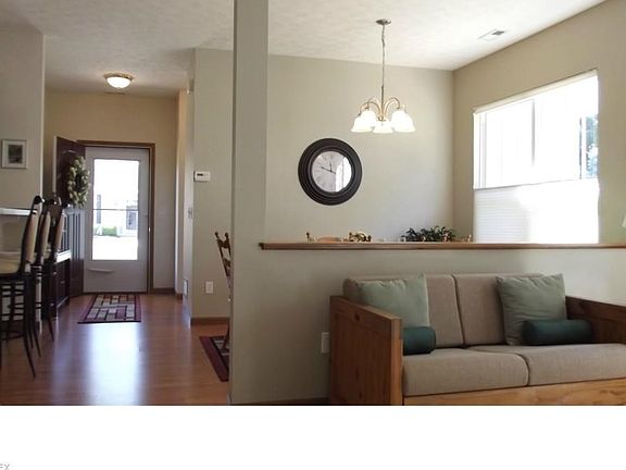 4th image of 36127 Bridgeport Dr