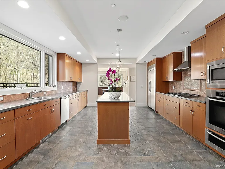 17 Fox Run Rd — Photo 16