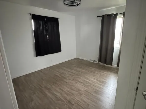 8616 Buckingham Dr #6, Sturtevant, WI 53177