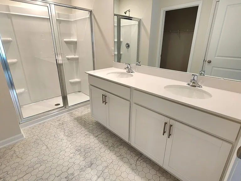 Master bedroom bathroom