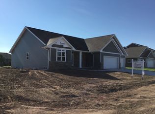 405 Kristy Lee Ct, Green Bay, WI 54311