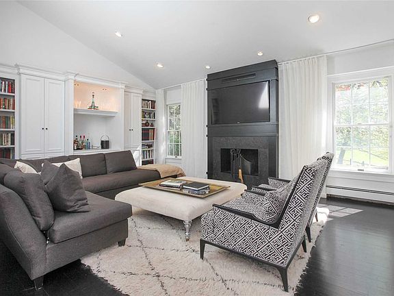 5th image of 2 Claverton Ct