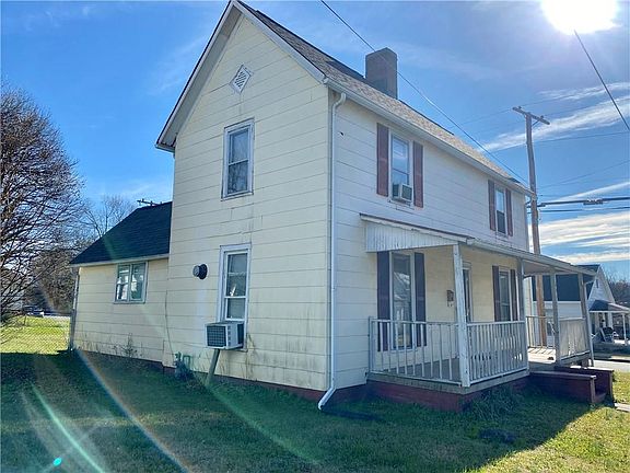 2nd image of 601 N Melville St