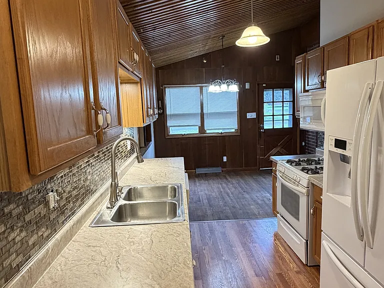 101 McKinley Cir — Photo 7
