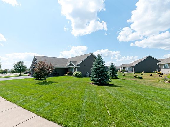 2nd image of 2902 Moon Lake Dr