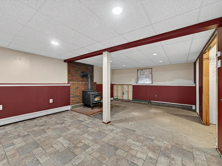 76 Maureen Dr — Photo 31