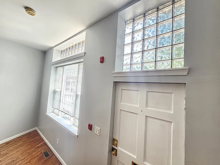 930 E Passyunk Ave — Photo 2