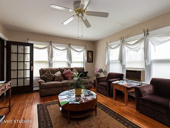 2nd image of 1019 W Pacific Ave