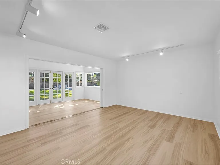 4031 N Virginia Rd — Photo 8