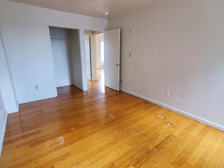126 S Queen St #5 — Photo 5