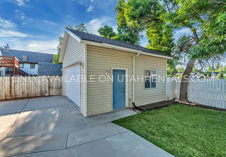 232 W 200 N — Photo 30